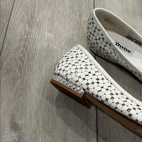 Dune London white leather laser cut pointy toe embellished heel slip on flats 9 - Picture 10 of 13